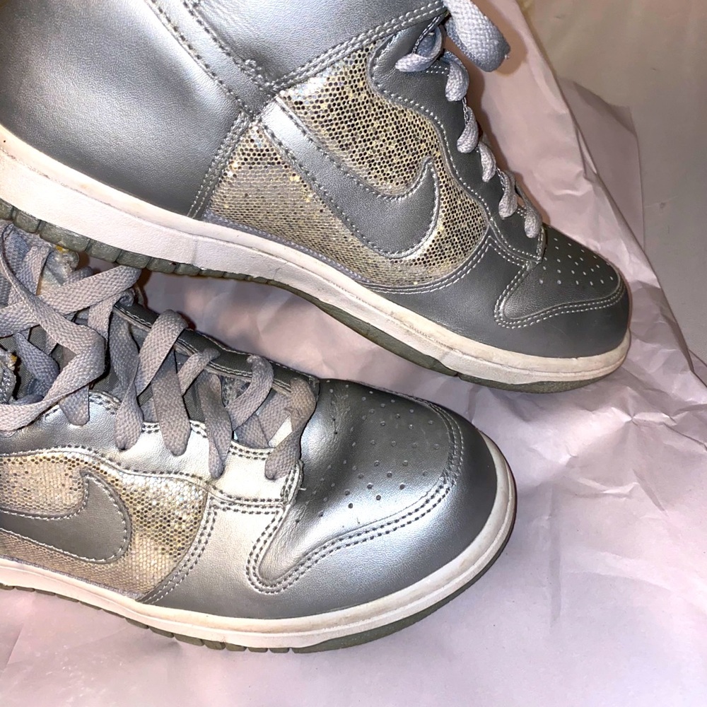 Nike high tops size 9.5 women